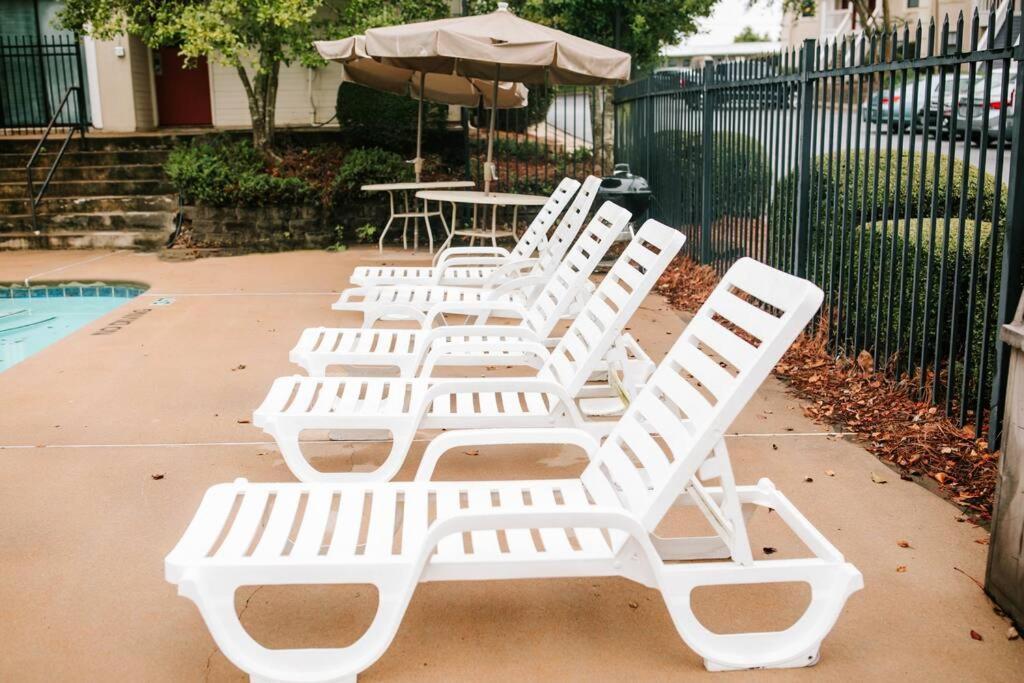 Apartment Cozy 3-bed Getaway, Right Near Uga! *