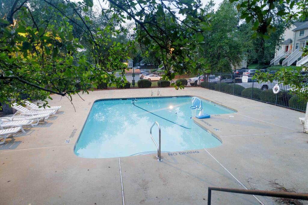 Apartment Cozy 3-bed Getaway, Right Near Uga! Athens