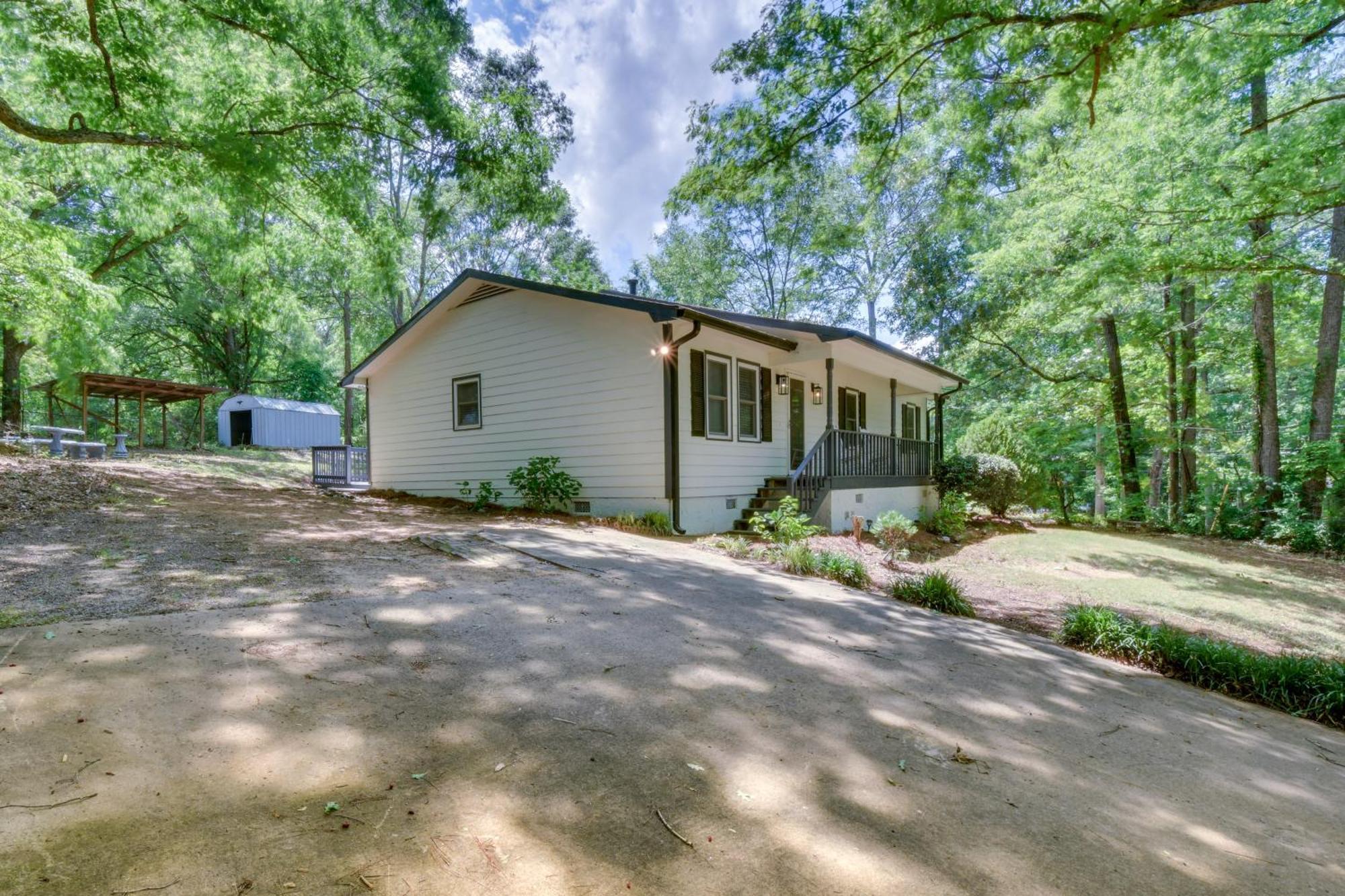 With Deck - Near Sanford Stadium! Holiday home Athens