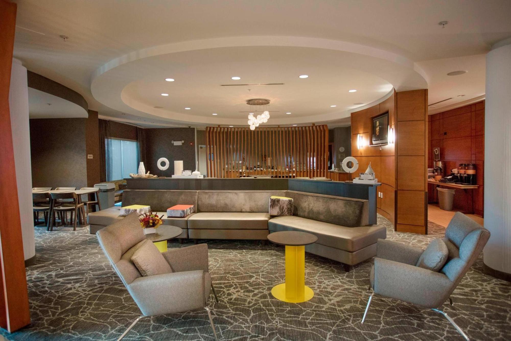 Hotel Springhill By Marriott West 3*