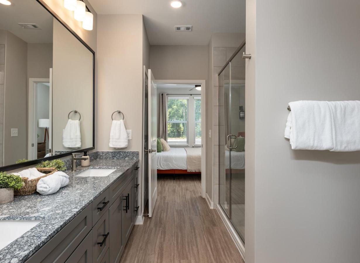 Charming, New Apt, Pool, Long Athens