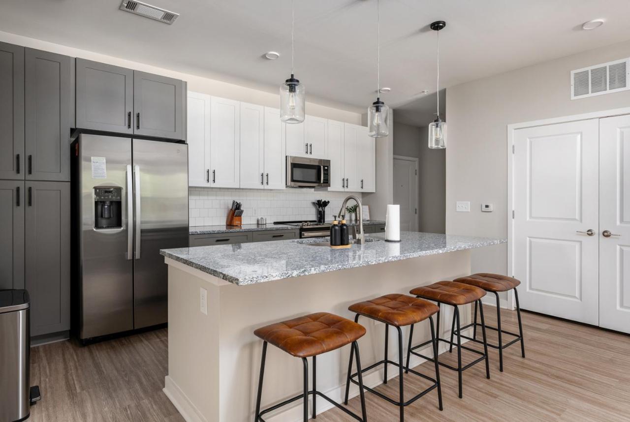 Charming, New Apt, Pool, Long * Athens
