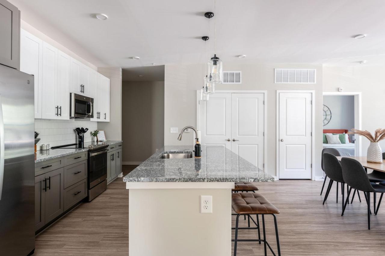 Charming, New Apt, Pool, Long Apartment