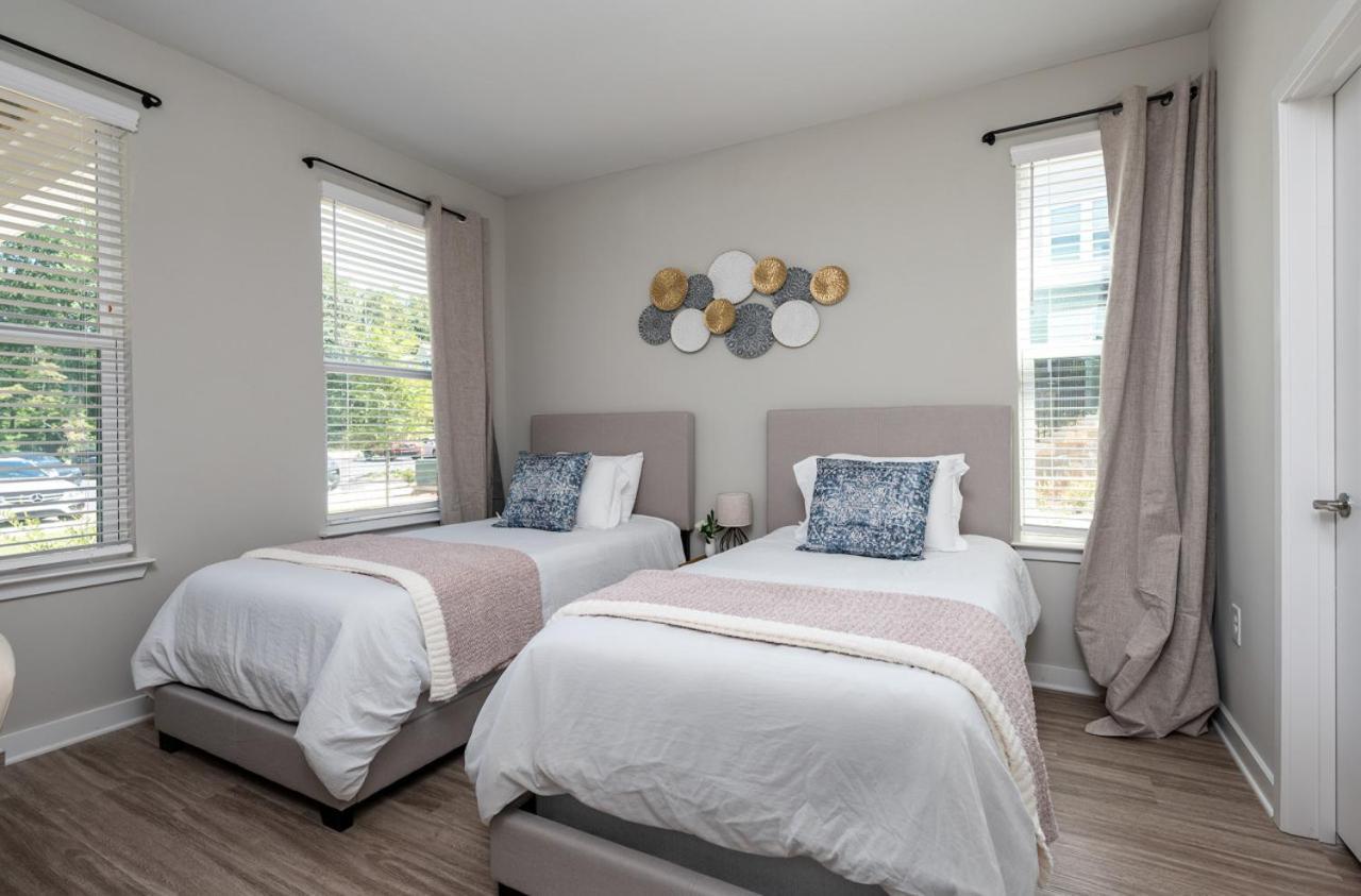 Charming, New Apt, Pool, Long Athens
