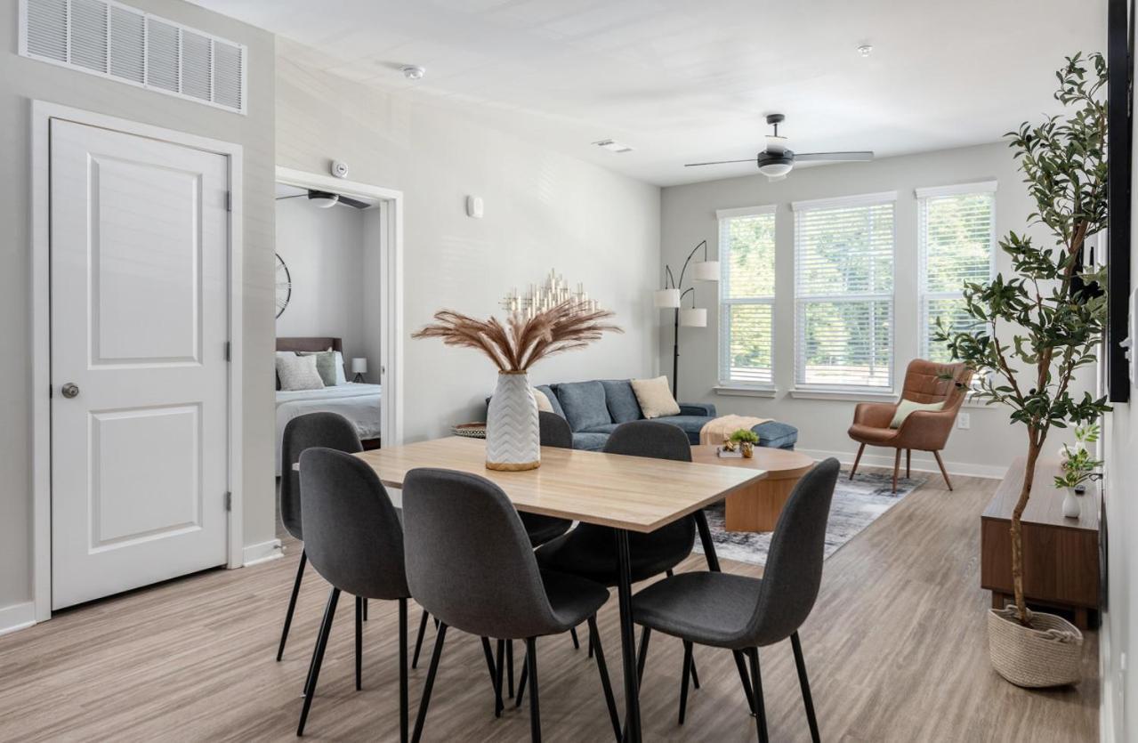Charming, New Apt, Pool, Long * Athens