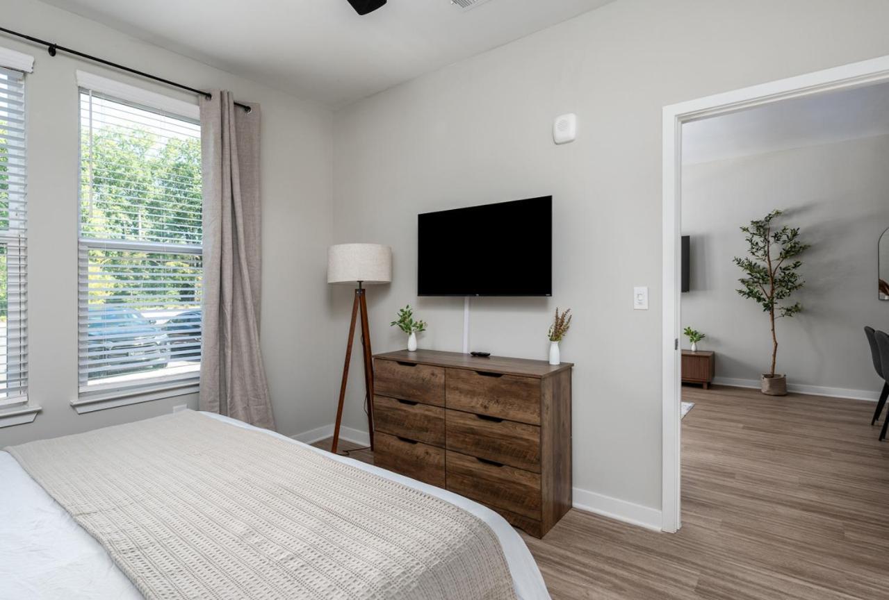 Charming, New Apt, Pool, Long *