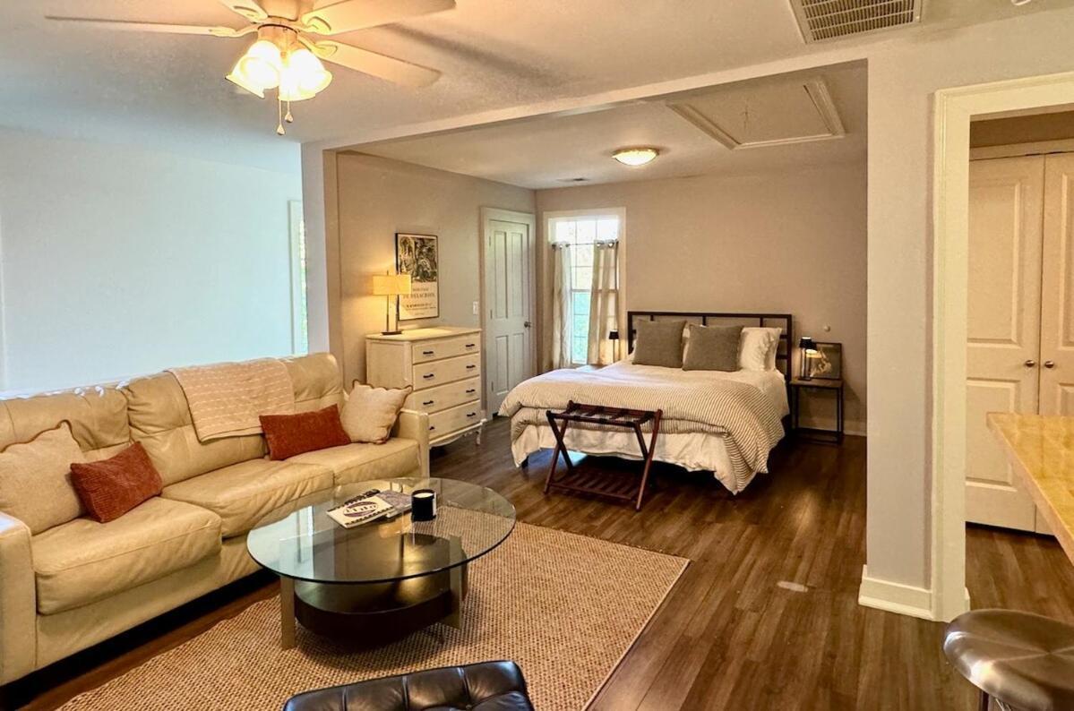8 Min To Uga New Loft Near Downtown At Uga Free Wifi And Coffee *