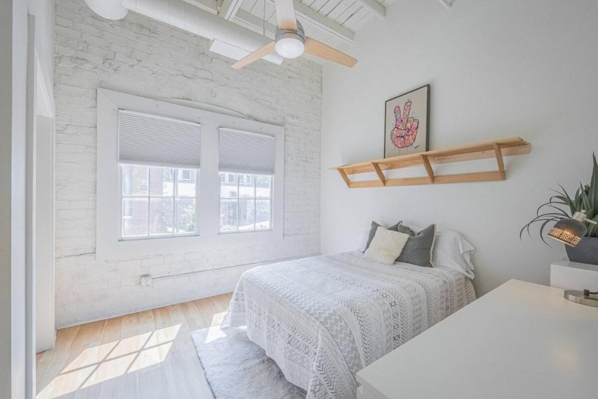 Darlin' Downtown Dawghouse Holiday home Athens