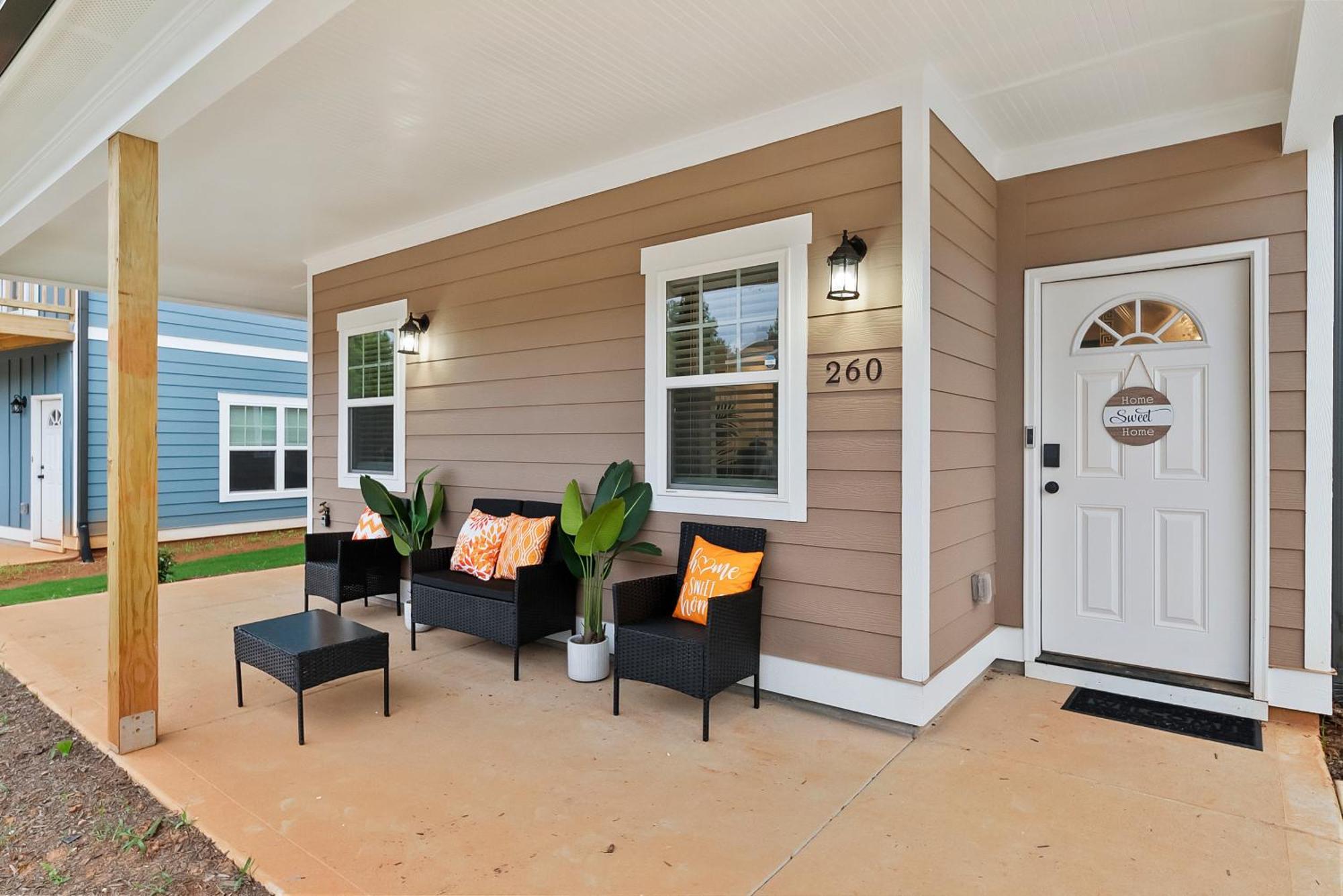 Sleeps 24 - By Dt & Uga - 2 Game Rooms, 4 King Beds Apartment