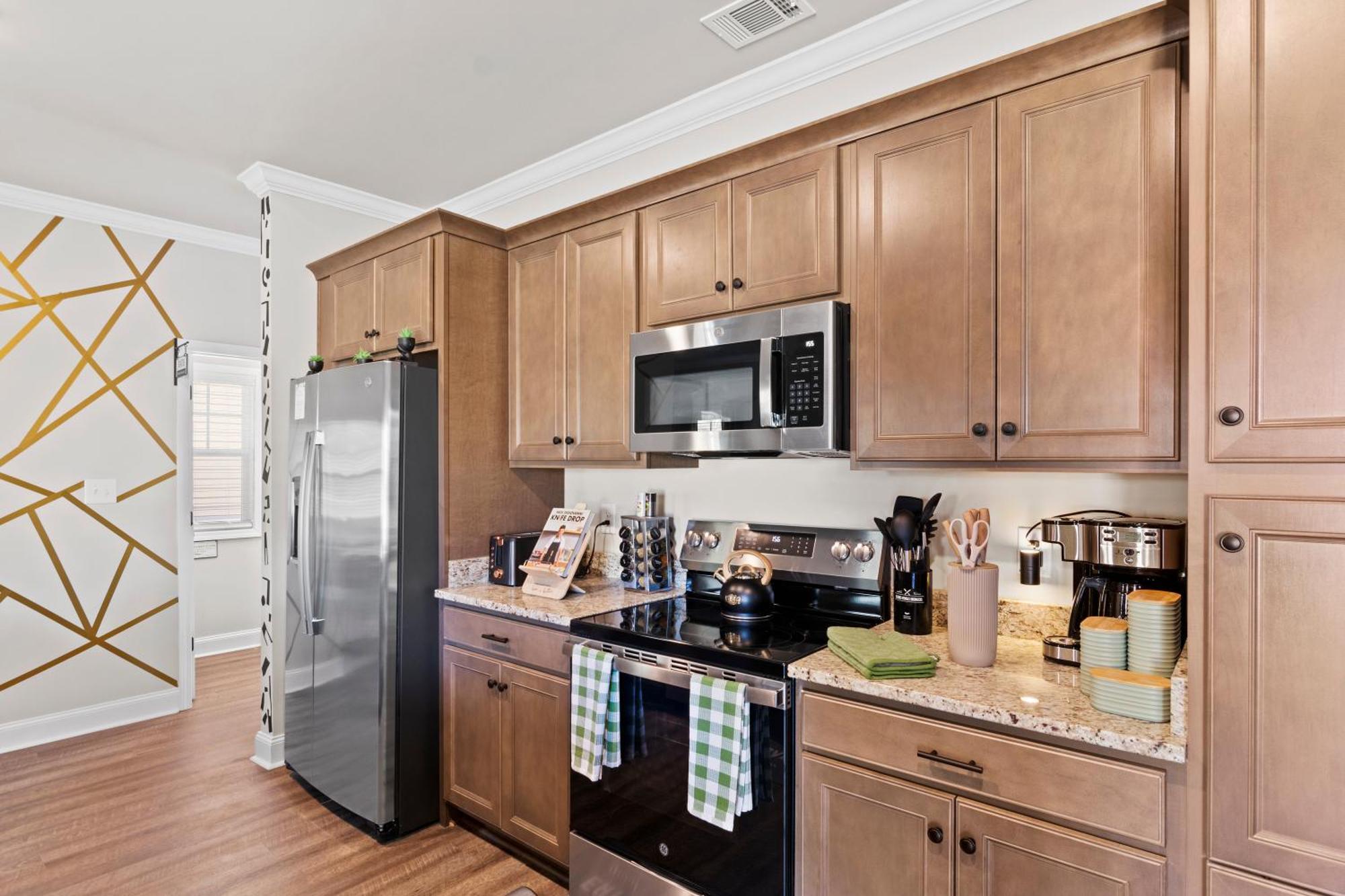 Sleeps 24 - By Dt & Uga - 2 Game Rooms, 4 King Beds Apartment Athens