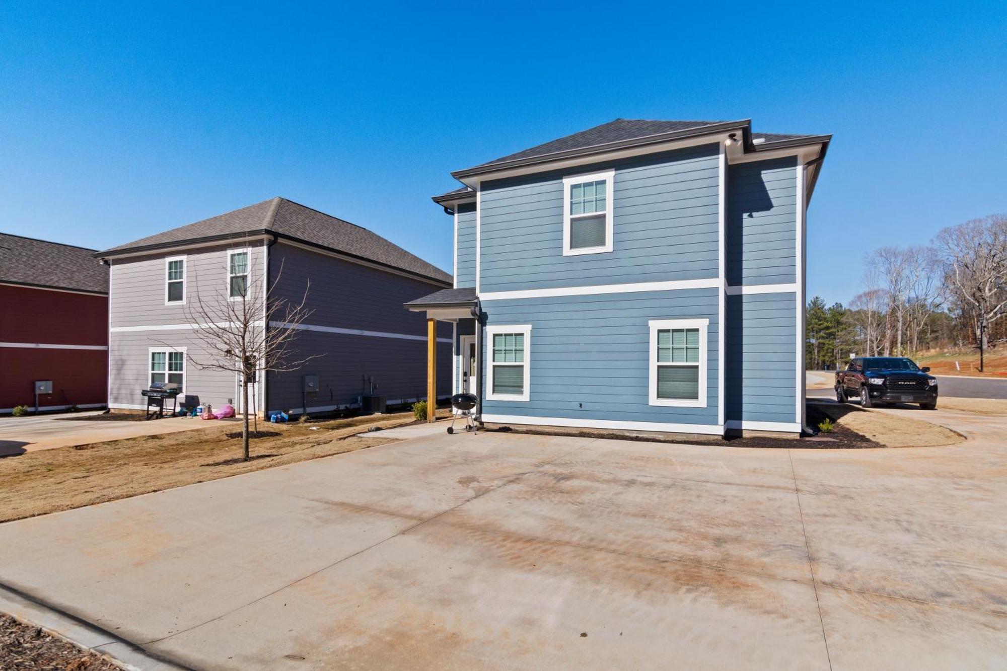 Apartment Sleeps 24 - By Dt & Uga - 2 Game Rooms, 4 King Beds *