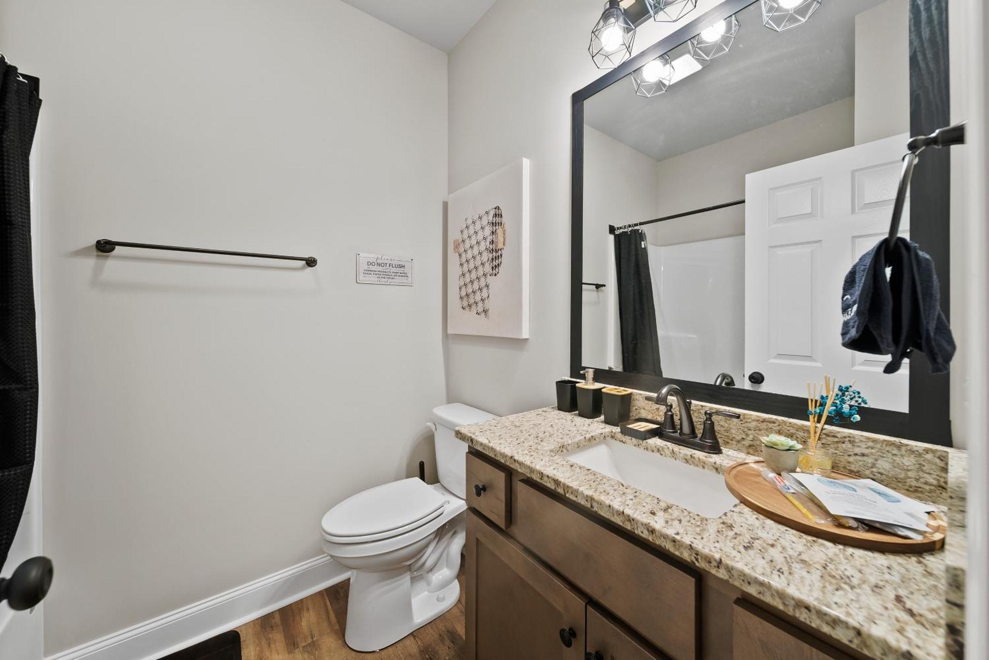 Sleeps 24 - By Dt & Uga - 2 Game Rooms, 4 King Beds Apartment *