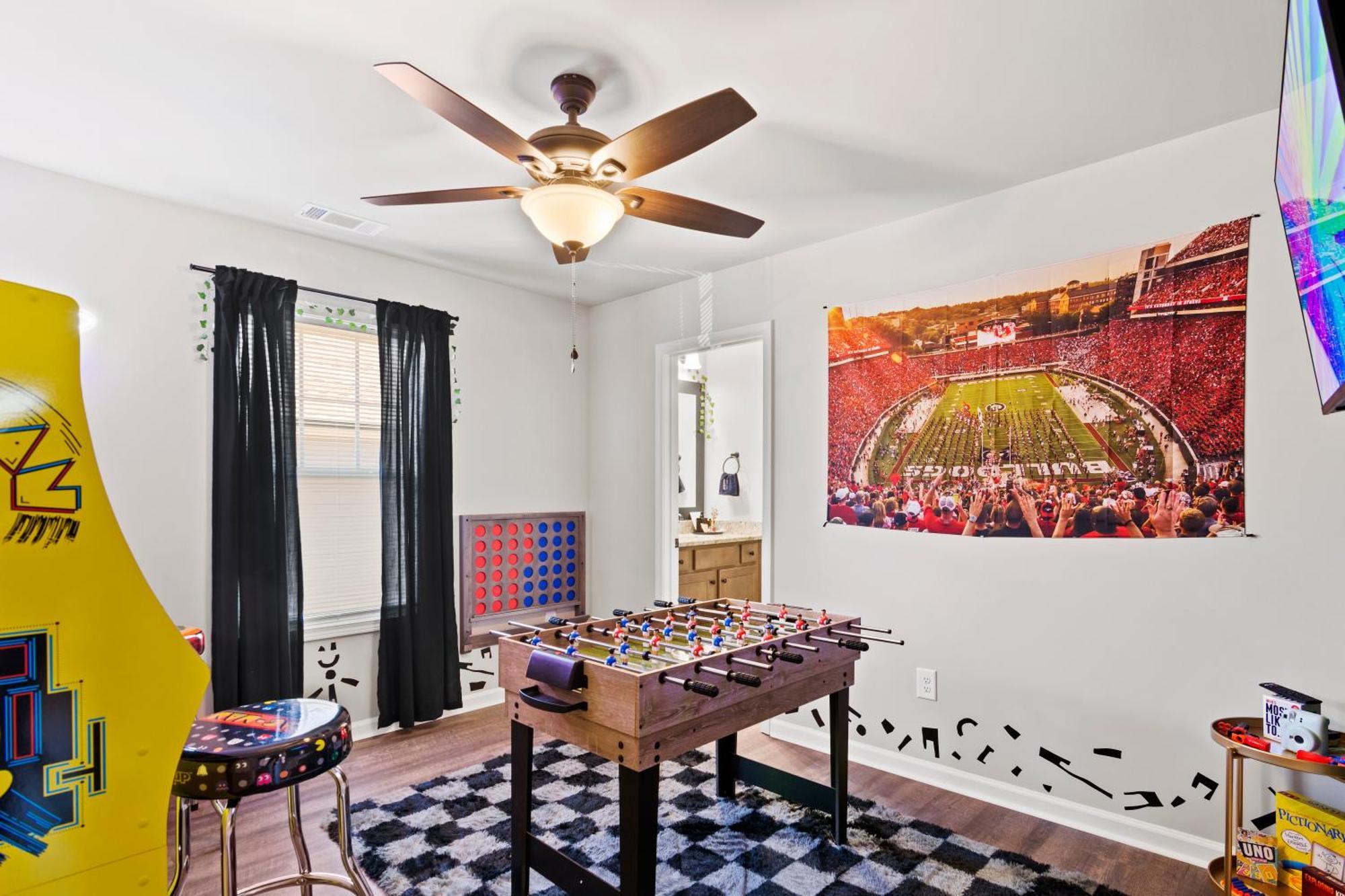 Apartment Sleeps 24 - By Dt & Uga - 2 Game Rooms, 4 King Beds *