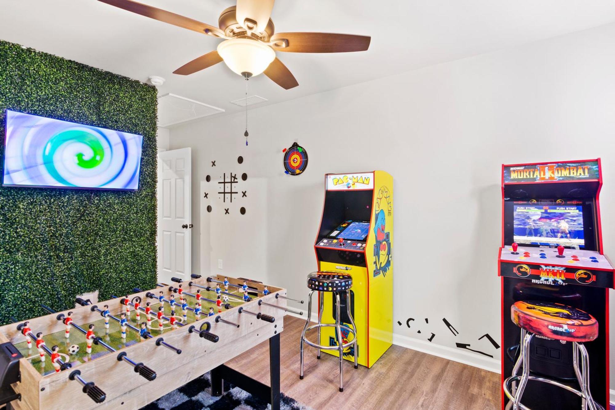 Sleeps 24 - By Dt & Uga - 2 Game Rooms, 4 King Beds