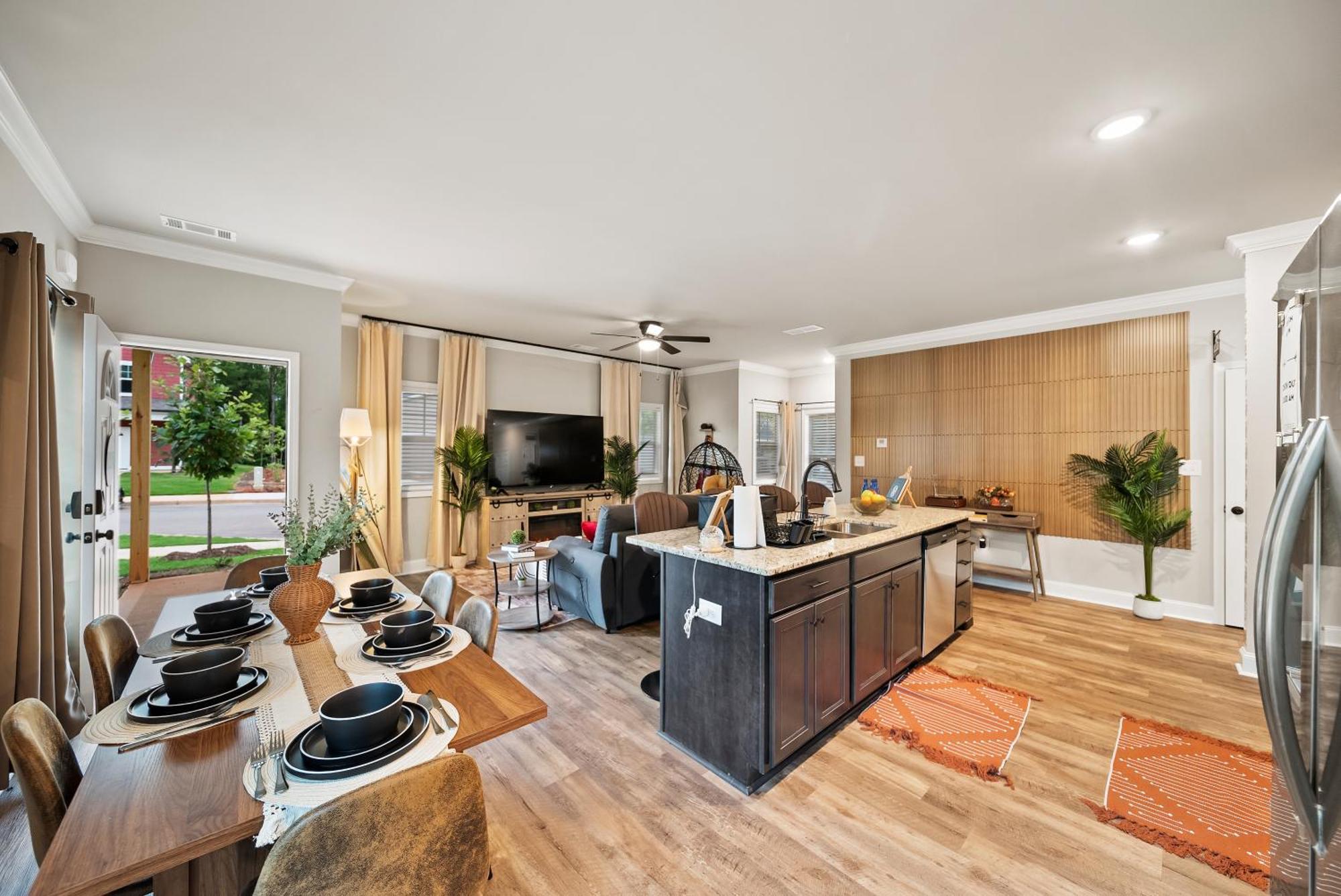 Sleeps 24 - By Dt & Uga - 2 Game Rooms, 4 King Beds Apartment