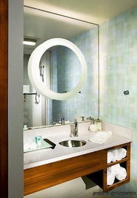 Hotel Springhill By Marriott West 3*