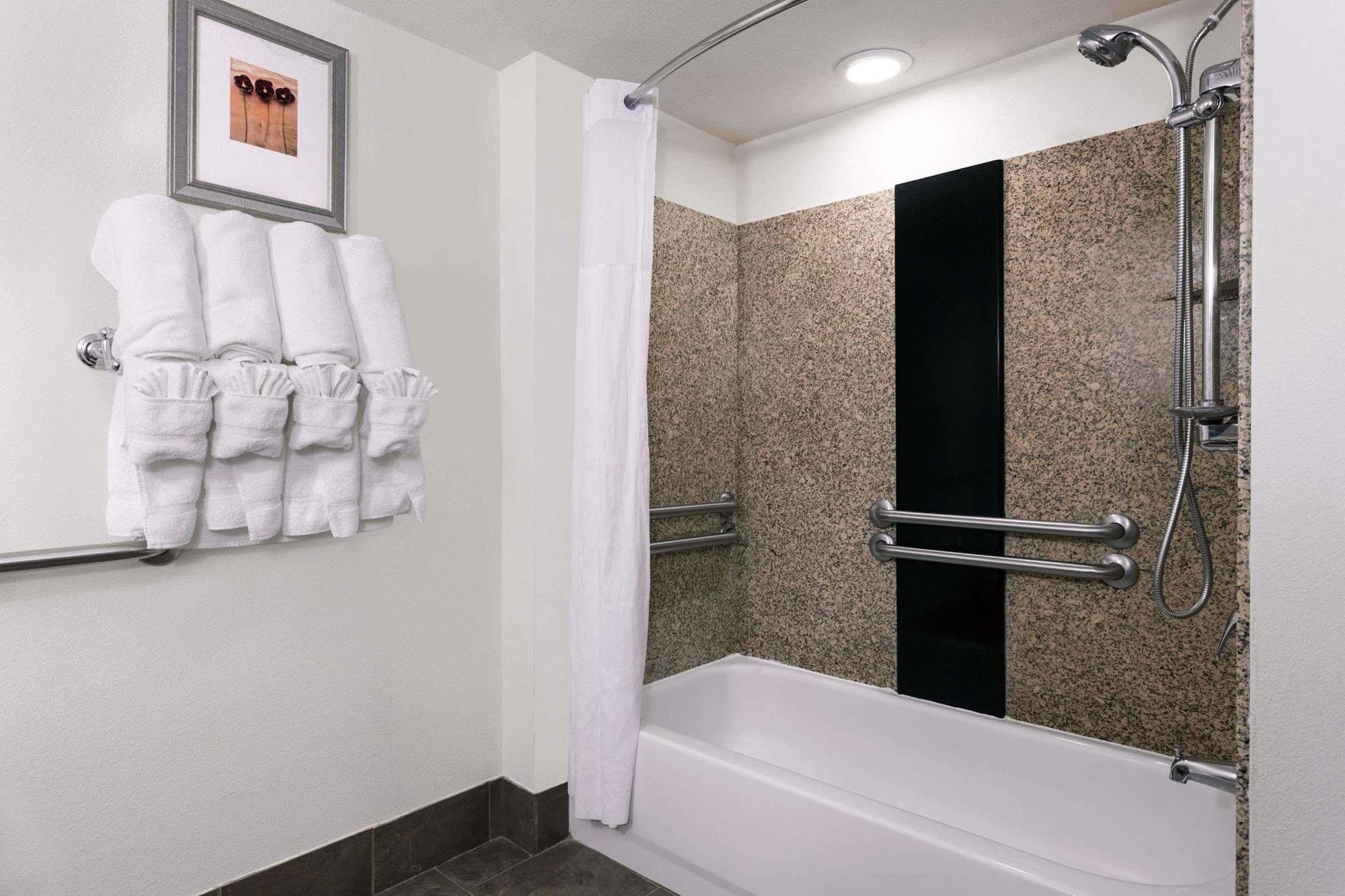 Wingate By Wyndham Ga 3*