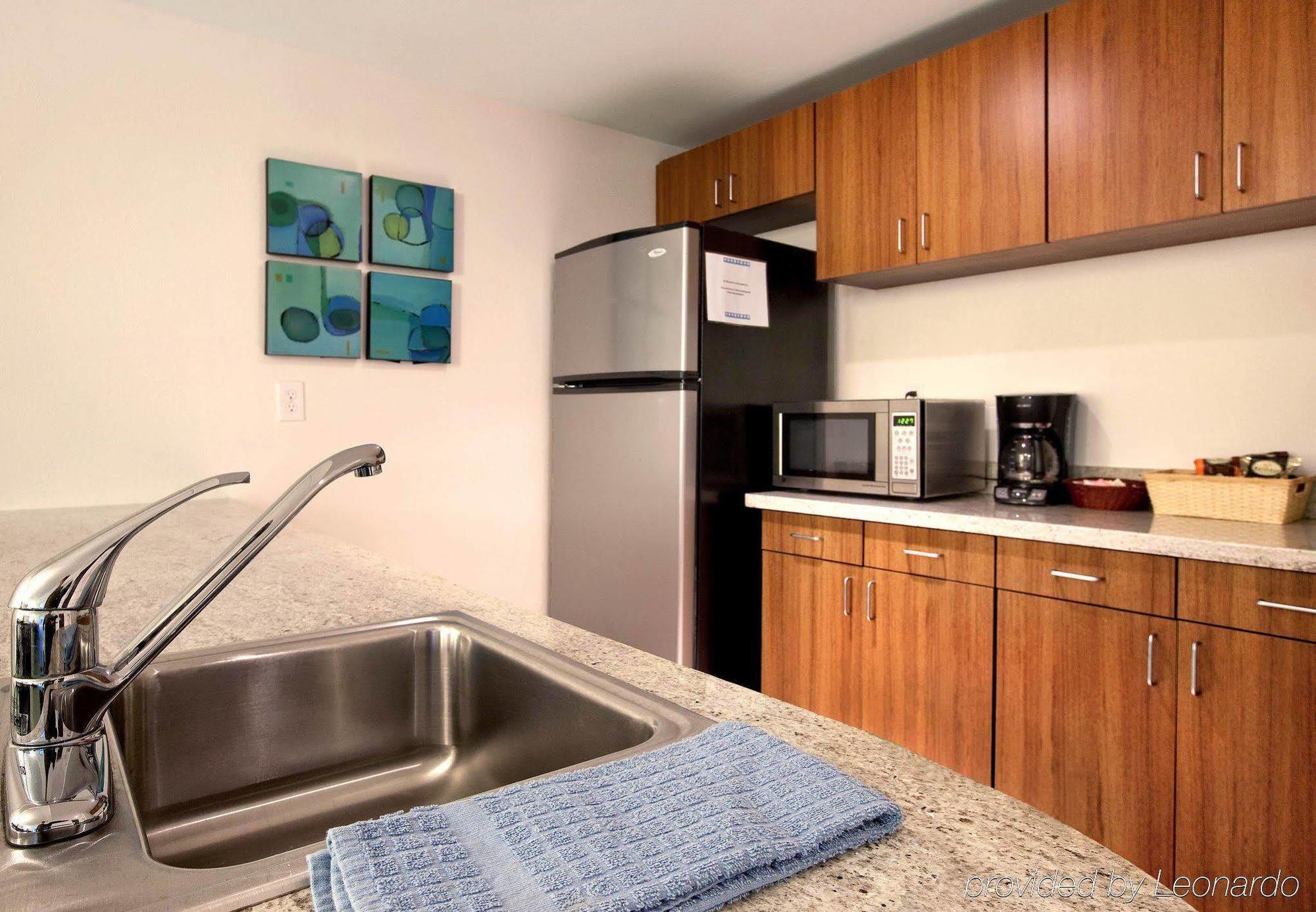 Springhill By Marriott West Hotel 3*