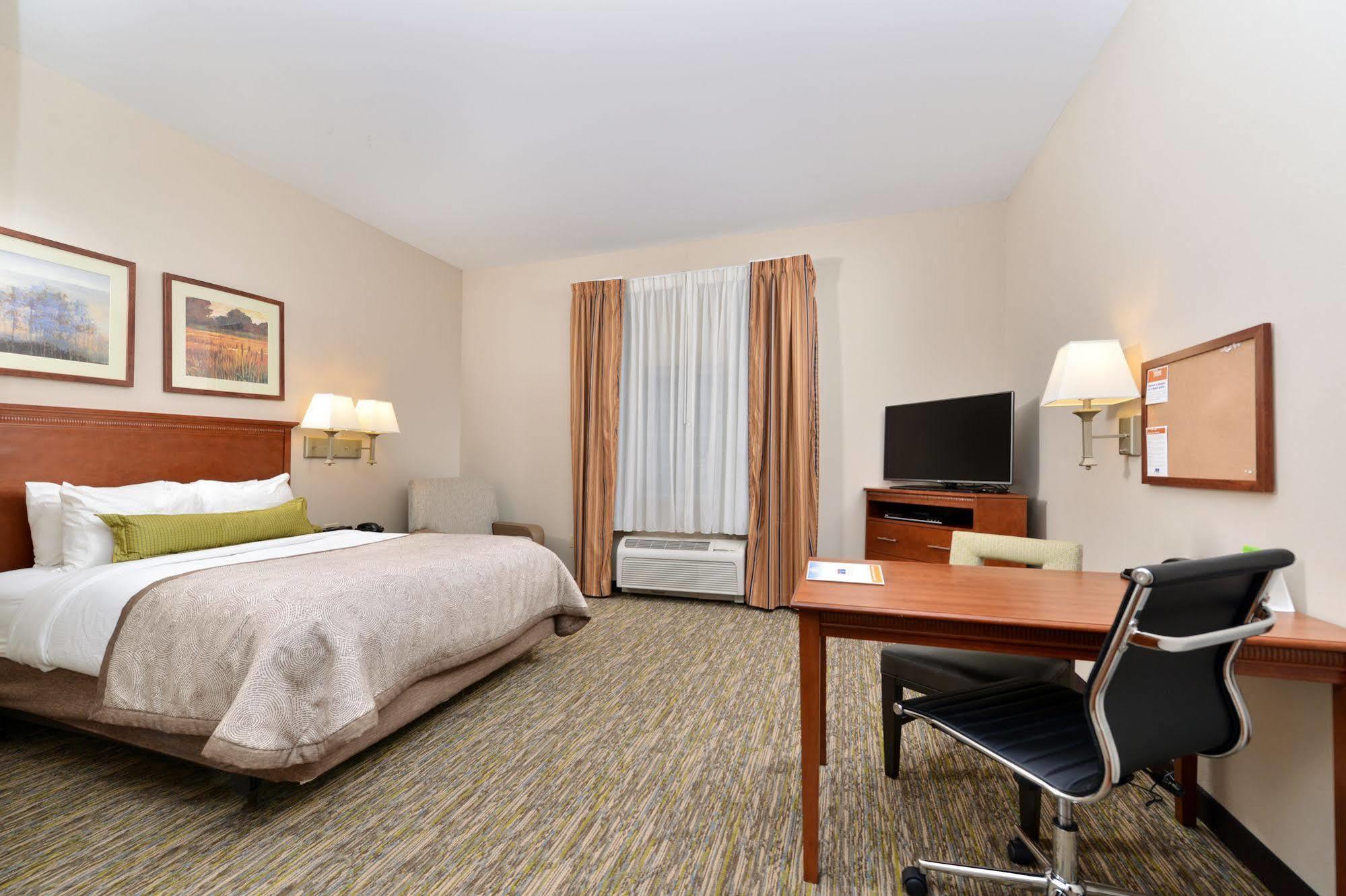 Candlewood By Ihg Hotel Athens