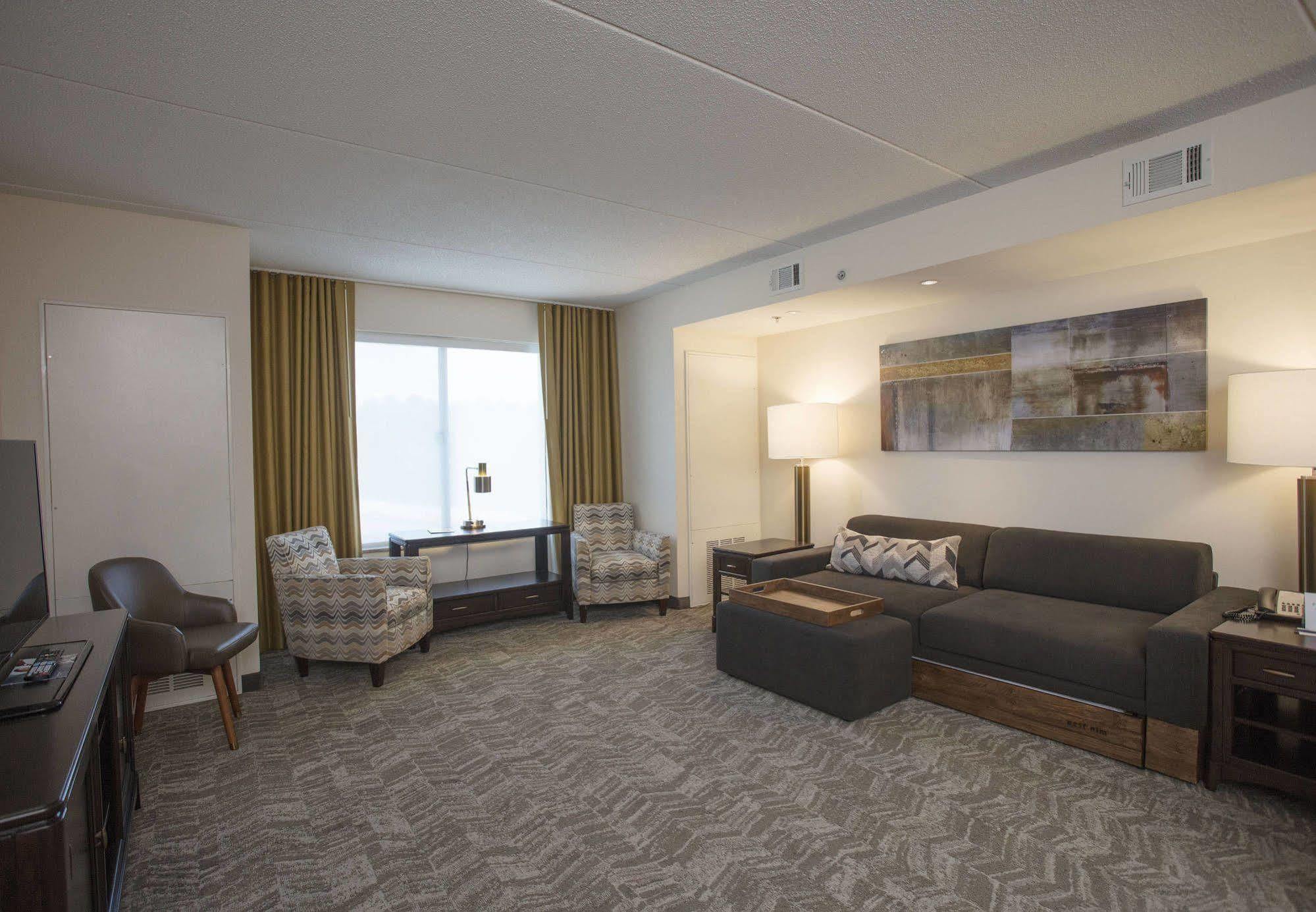 Springhill By Marriott West Hotel 3*