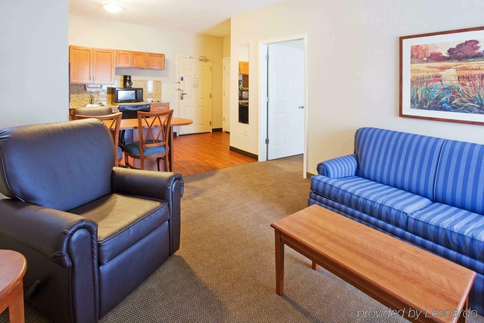 Candlewood By Ihg Hotel