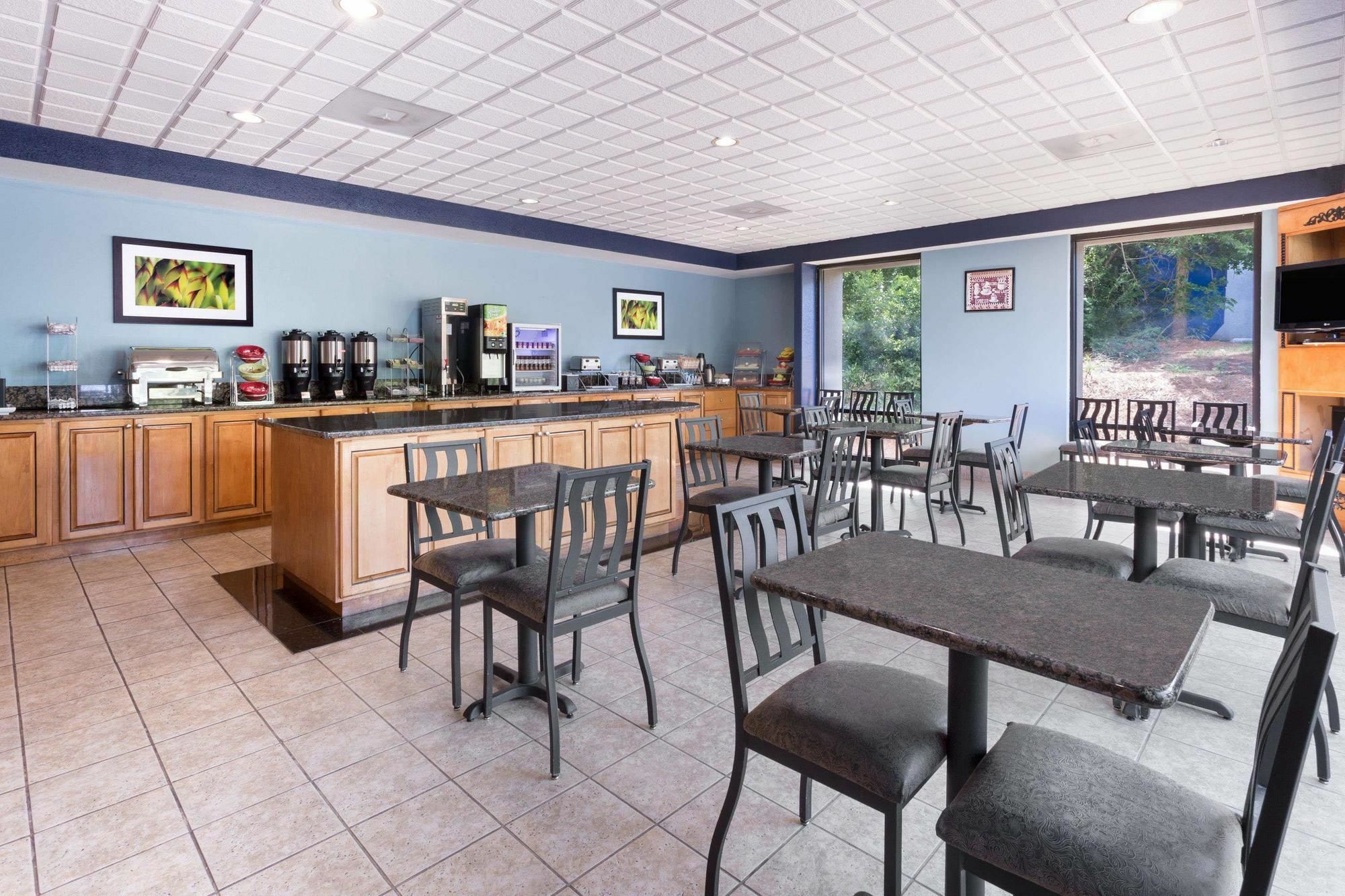 Hotel Wingate By Wyndham Ga 3*